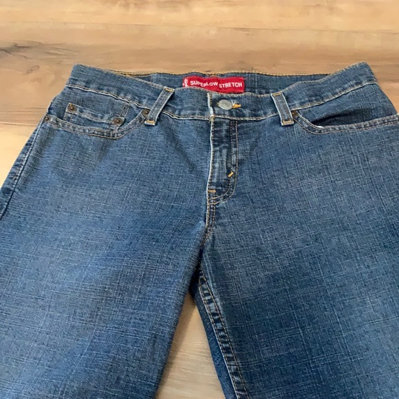 Levi’s 518 jeans boot cut super low stretch women’s size 3 - Picture 2 of 16